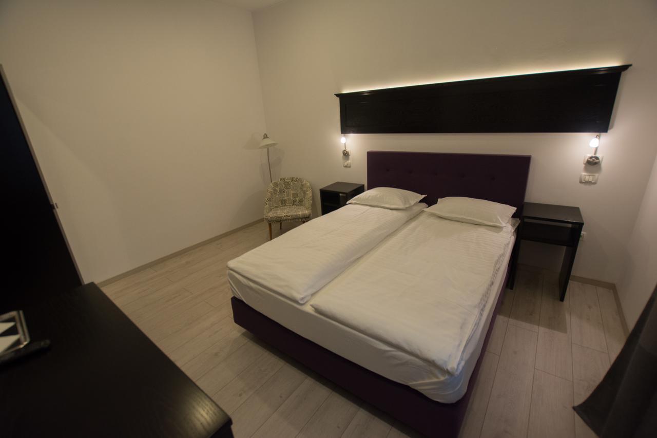 Casa Branga Bed & Breakfast Deva Ngoại thất bức ảnh