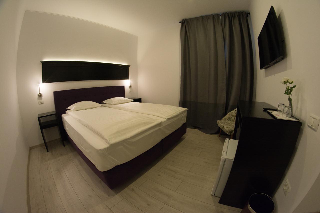 Casa Branga Bed & Breakfast Deva Ngoại thất bức ảnh