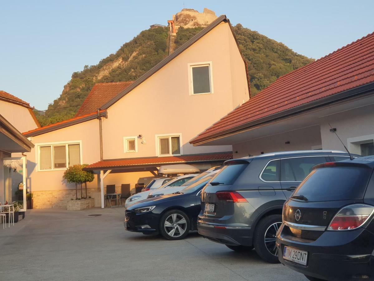 Casa Branga Bed & Breakfast Deva Ngoại thất bức ảnh